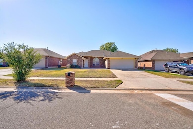 320 SW 40th St, Moore, OK 73160 - photo 4