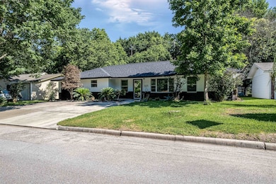 608 W Lobit St, Baytown, TX 77520 - photo 3