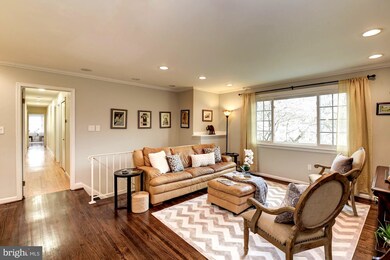 8902 Transue Dr, Bethesda, MD 20817 - photo 5