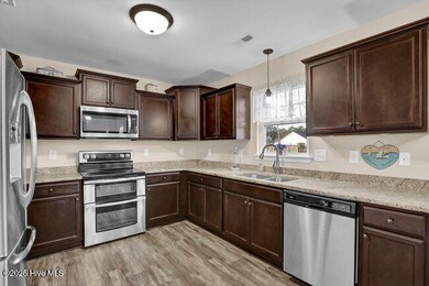 707 Crystal Cove Ct, Sneads Ferry, NC 28460 - photo 5