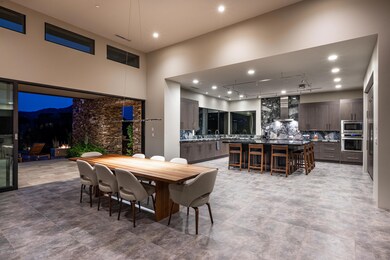 Dining to Kitchen