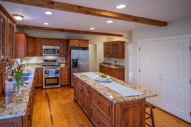 47 Barque Cir. kitchen w pantry