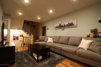 17 Sandywood Ln, Staten Island, NY 10309 - photo 7