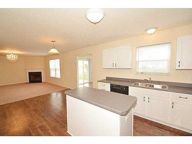 441 Pitch Pine Dr, Whiteland, IN 46184 - photo 2