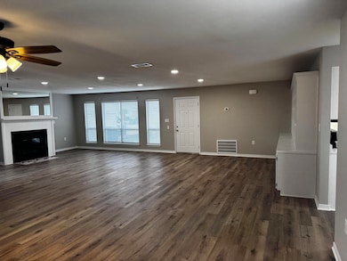 926 Holbrook Cir, Fort Walton Beach, FL 32547 - photo 2