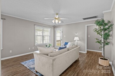 5940 Crape Myrtle Ln, Charlotte, NC 28216 - photo 7