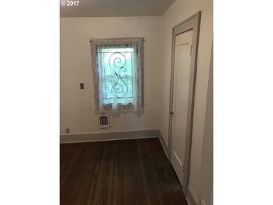 Bedroom, Primary