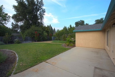 1084 Monterra Ln, Redding, CA 96002 - photo 6