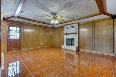 810 Phillips Dr, Ennis, TX 75119 - photo 7