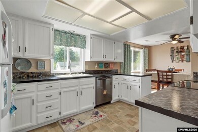 5020 Newberg Dr N, Keizer, OR 97303 - photo 4