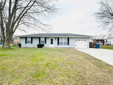 319 Maple St, Walkerton, IN 46574 - photo 2