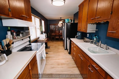 319 E South St, Grand Island, NE 68801 - photo 5