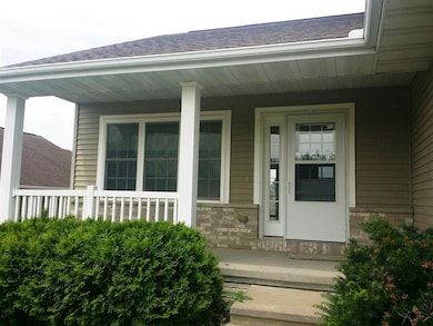 1504 Grizzly Dr NW, Cedar Rapids, IA 52405 - photo 3