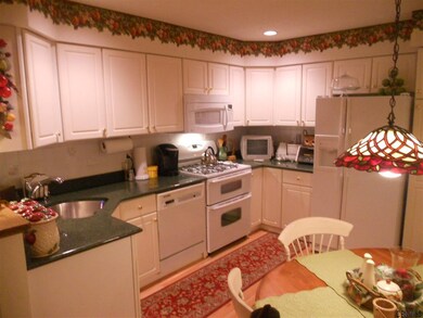 9 Meridian Ct, Troy, NY 12182 - photo 3