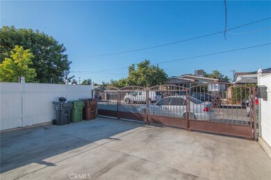 504 W Pear St, Compton, CA 90222 - photo 4
