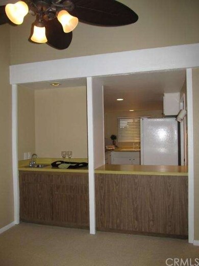 Wet Bar/Serving Area