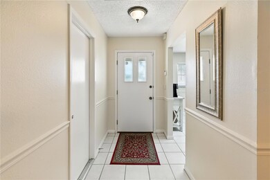 1267 Hazeltine Dr unit 220, Fort Myers, FL 33919 - photo 2