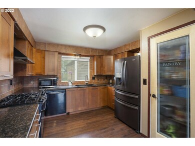 104 E Crestview Dr, Newberg, OR 97132 - photo 5