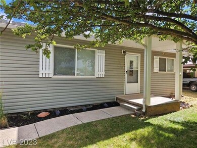 579 W Center St, Parowan, UT 84761 - photo 3