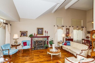 Formal Living Room w/Fireplace