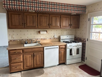 34 Steele Ave, Somerville, NJ 08876 - photo 5