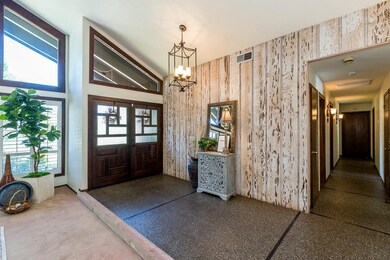 Wide Foyer to welcome guest