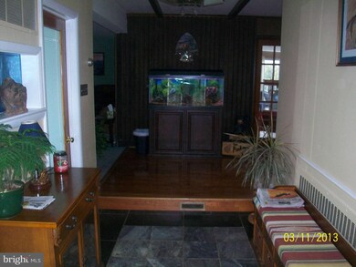 6604 Karlson Ct, Hyattsville, MD 20783 - photo 2