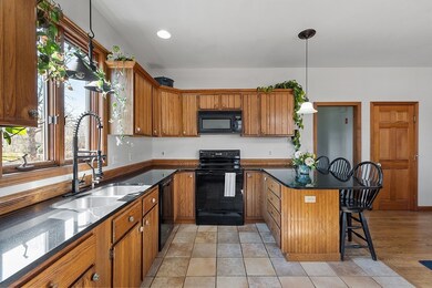 51 Warner Ave, Fitchburg, MA 01420 - photo 4