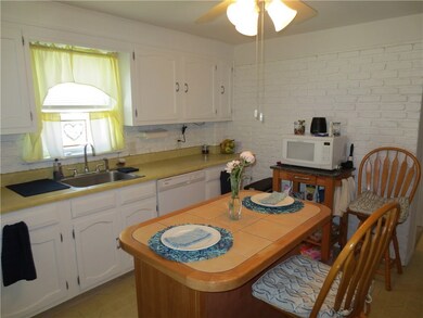 150 Crescent Ave, Cranston, RI 02910 - photo 4