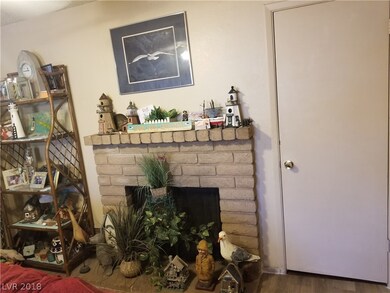 FIRE PLACE IN LIVING ROOM