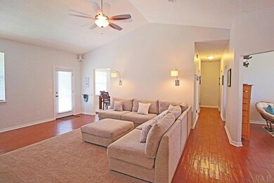3420 Holt Cir, Pensacola, FL 32526 - photo 4