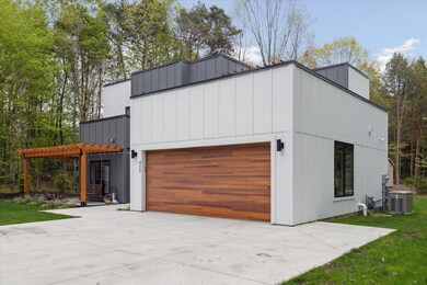 04-455-N-Lakeshore-Dr-Holland-MI-49424-W