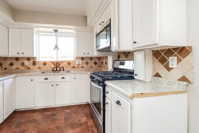 227 Fichter St, Houston, TX 77022 - photo 4