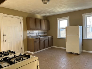 5 Ryan Ave unit 3, Bristol, RI 02809 - photo 3