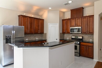 8107 Whisper Point Dr, Houston, TX 77040 - photo 6