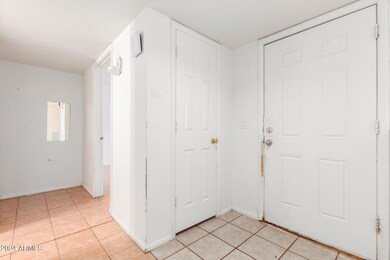 2847 N 46th Ave unit 6, Phoenix, AZ 85035 - photo 4