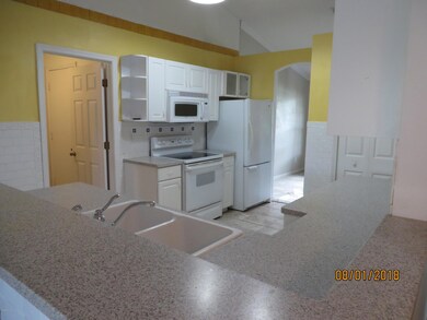 Light and Bright, tons of counter space!