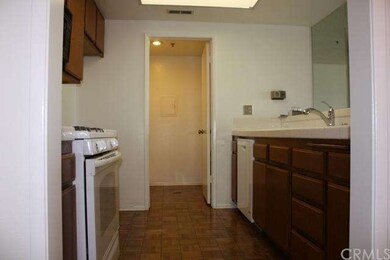 Easy to use kitchen and Laundry room & Pantry room