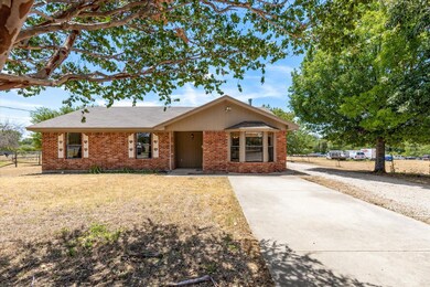 1153 Kerry Ln, Azle, TX 76020 - photo 3