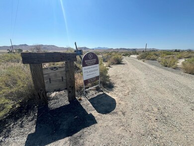 9 Ogden Ln, Yerington, NV 89447 - photo 4