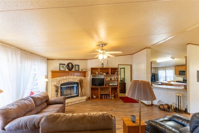 3033 Steepleridge Cir, Granbury, TX 76048 - photo 4