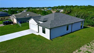 641 Greenbriar Blvd, Lehigh Acres, FL 33972 - photo 3