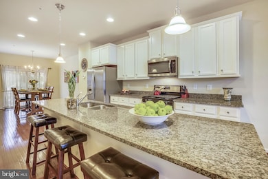 8118 Hollow Ct, Severn, MD 21144 - photo 5