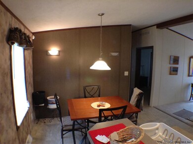 335 Jefferson St, Saratoga Springs, NY 12866 - photo 7