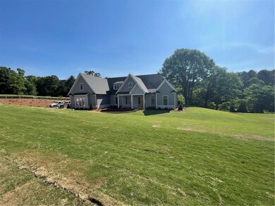 View of front of house featuring a front yard