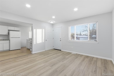 14731 Stephens Dr, Eastpointe, MI 48021 - photo 6