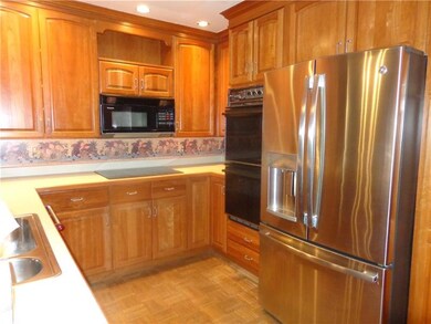Cherry kitchen with all appliances
