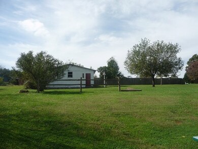 275 Robin Rd, Martinsville, VA 24112 - photo 5