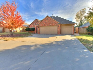 1808 NE 32nd St, Moore, OK 73160 - photo 4