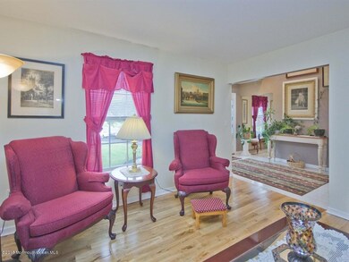 006_LIVING ROOM